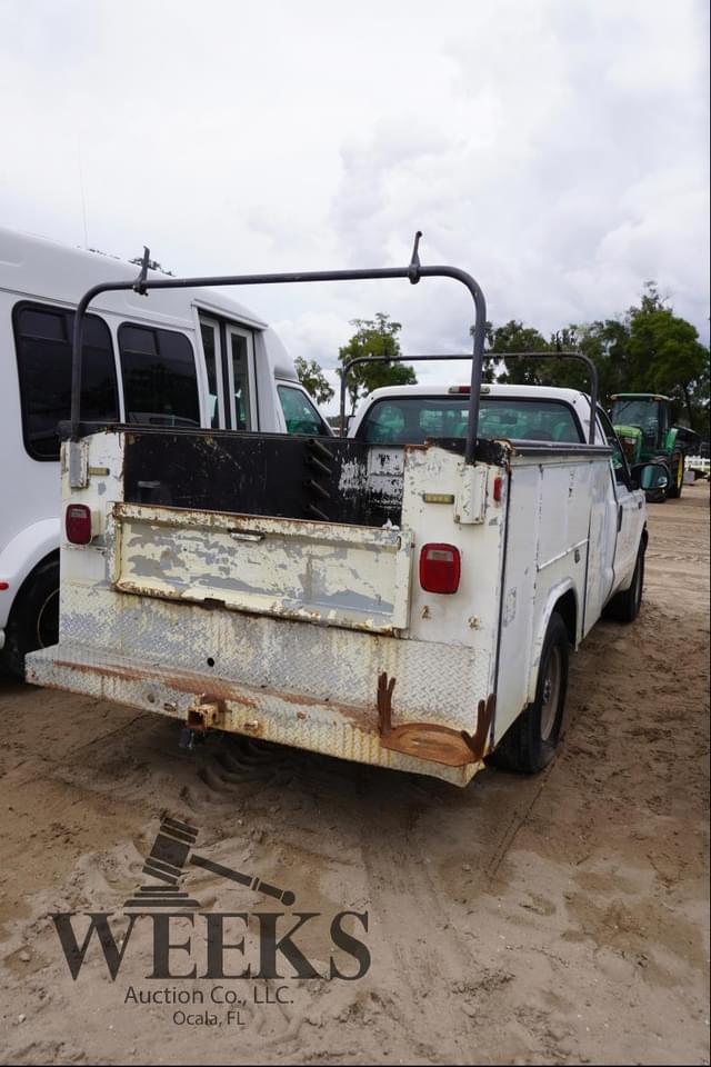 Image of Ford F-250 equipment image 1