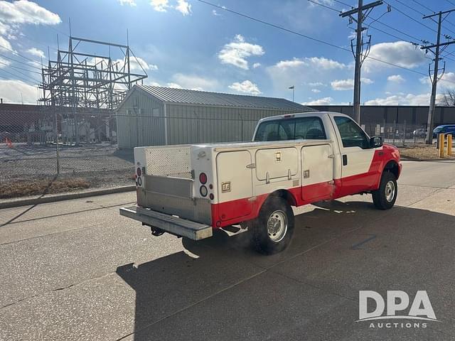 Image of Ford F-250 equipment image 4