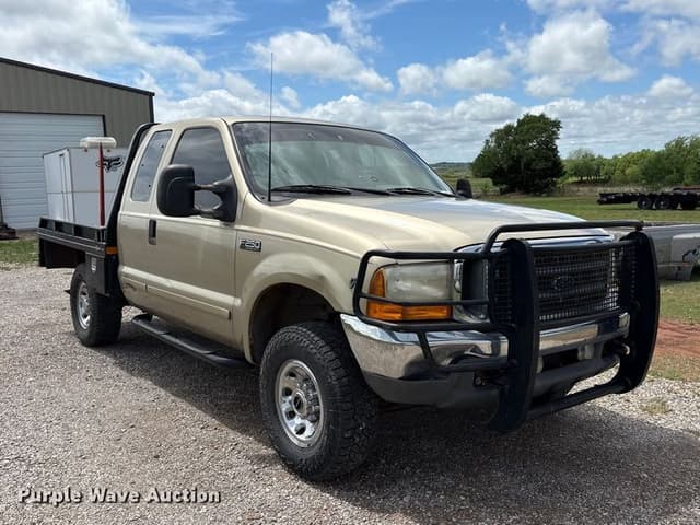 Image of Ford F-250 equipment image 2