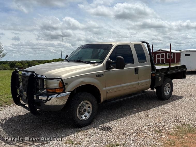 2001 Ford F-250 Equipment Image0