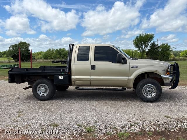 Image of Ford F-250 equipment image 3