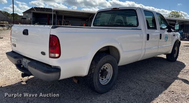 Image of Ford F-250 equipment image 4