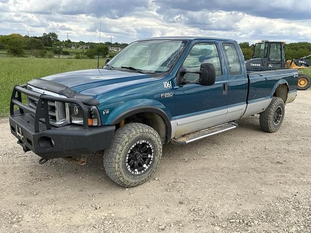 Image of Ford F-250 equipment image 2