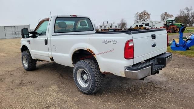 Image of Ford F-250 equipment image 2
