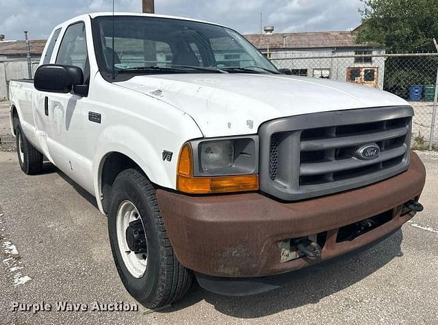 Image of Ford F-250 equipment image 2