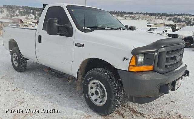 Image of Ford F-250 equipment image 2