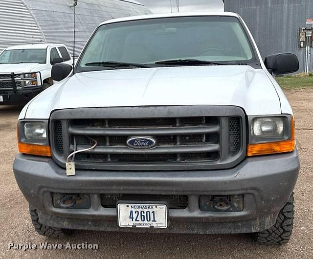 Image of Ford F-250 equipment image 1