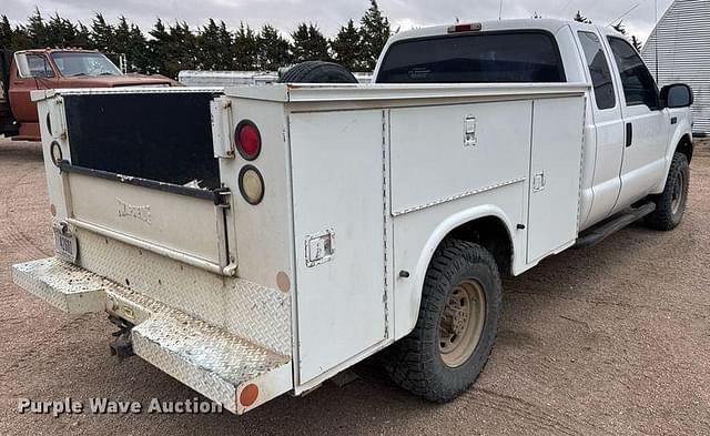 Image of Ford F-250 equipment image 4