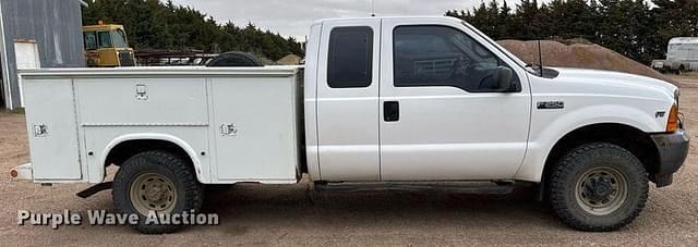 Image of Ford F-250 equipment image 3
