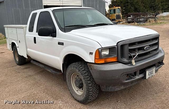 Image of Ford F-250 equipment image 2