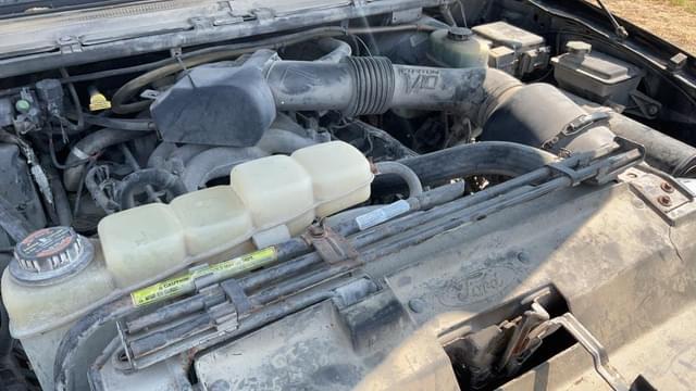 Image of Ford F-250 equipment image 4