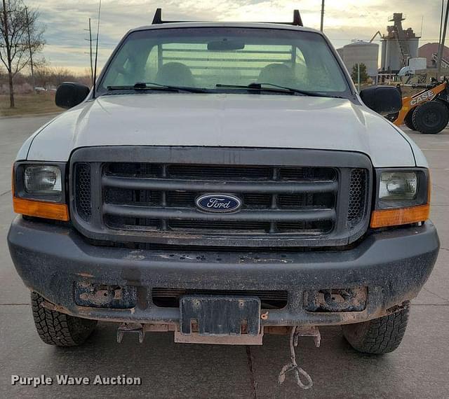 Image of Ford F-250 equipment image 1
