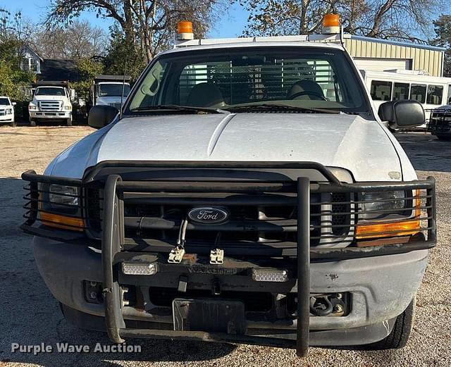 Image of Ford F-250 equipment image 1