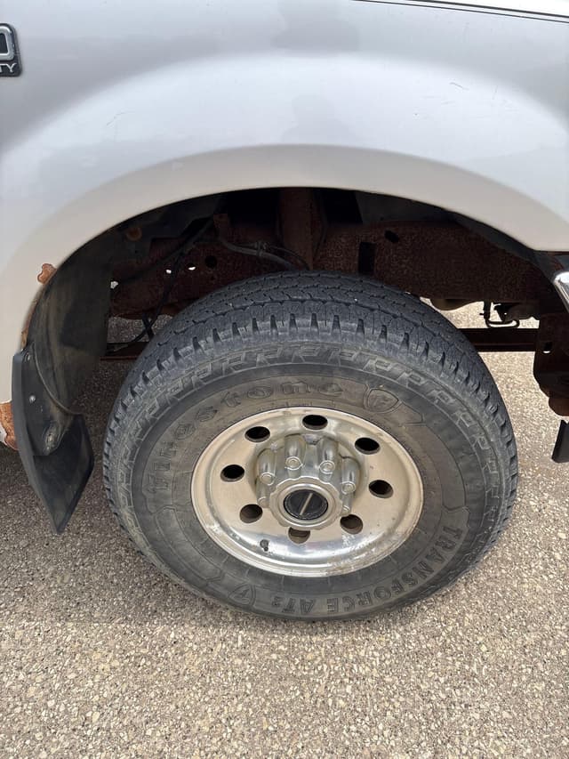 Image of Ford F-250 equipment image 4