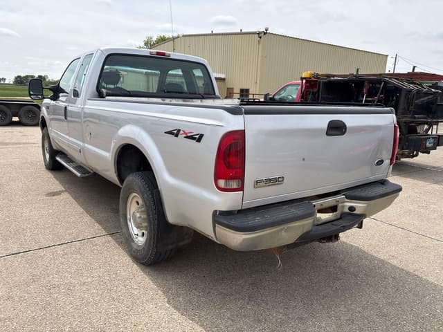 Image of Ford F-250 equipment image 1