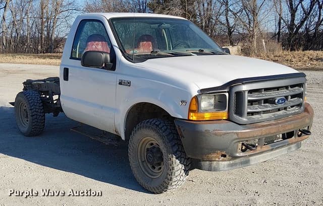 Image of Ford F-250 equipment image 2