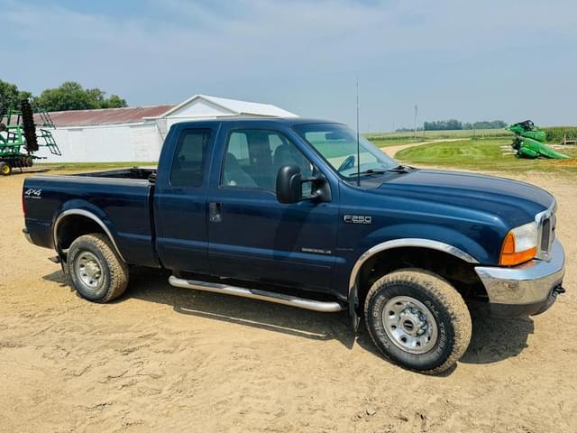 Image of Ford F-250 equipment image 3