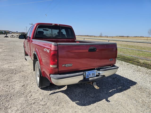 Image of Ford F-250 equipment image 4