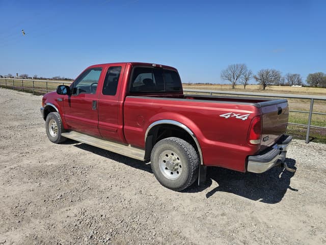 Image of Ford F-250 equipment image 3