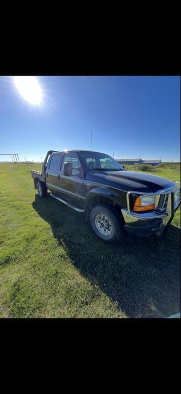 Image of Ford F-350 equipment image 2