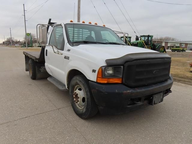 Image of Ford F-350 equipment image 3