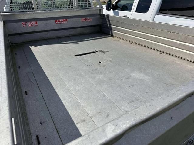 Image of Ford F-350 equipment image 4