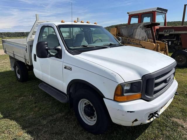 Image of Ford F-350 equipment image 1