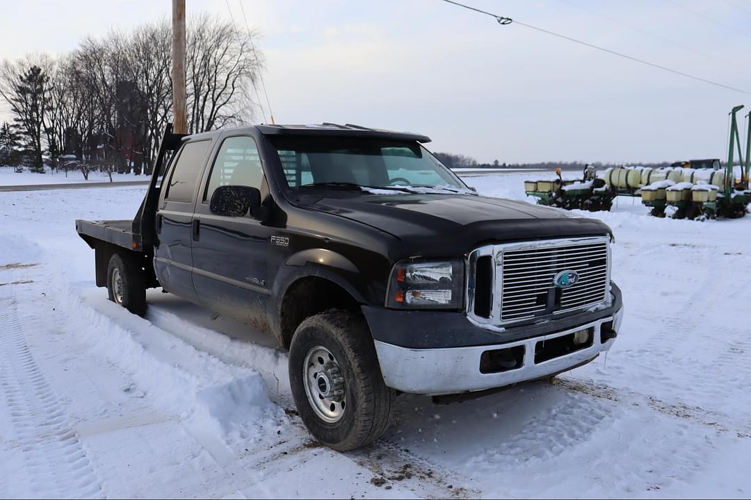 Image of Ford F-350 Primary image