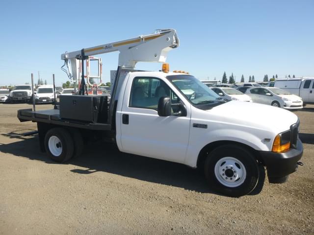 Image of Ford F-350 equipment image 1