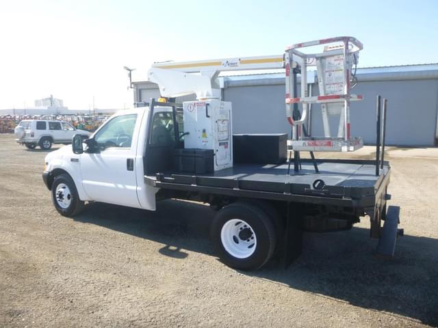 Image of Ford F-350 equipment image 3