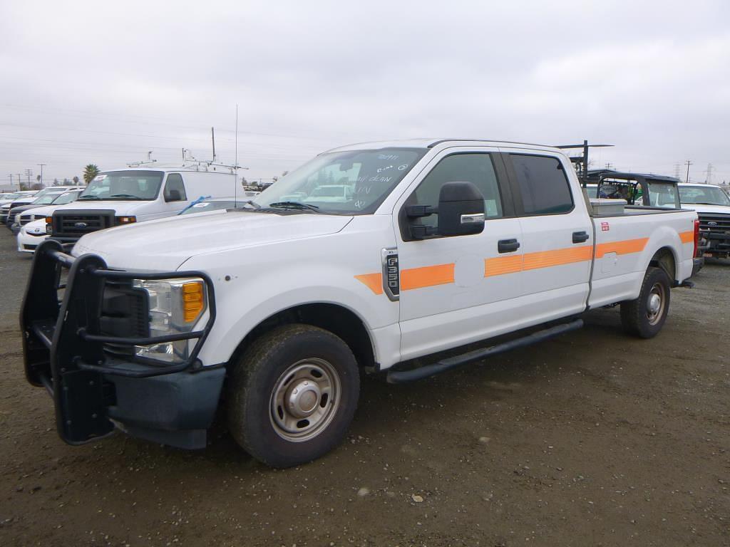 Image of Ford F-350 Primary image