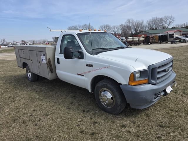 Image of Ford F-350 equipment image 1