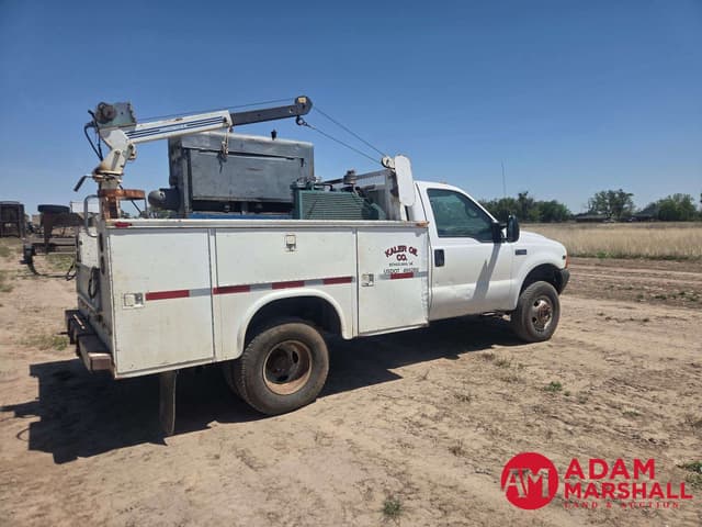 Image of Ford F-350 equipment image 3