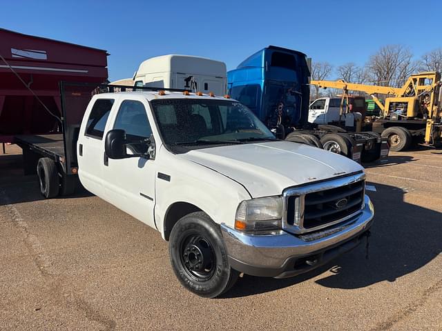 Image of Ford F-350 equipment image 2