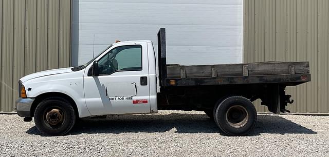 Image of Ford F-350 equipment image 4