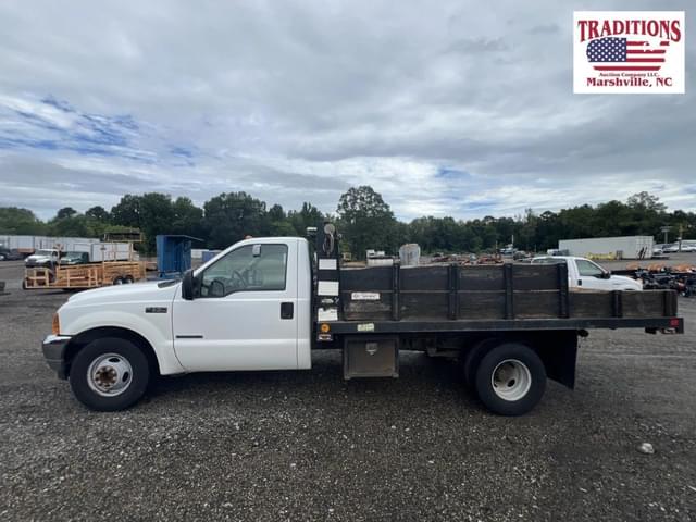 Image of Ford F-350 equipment image 1