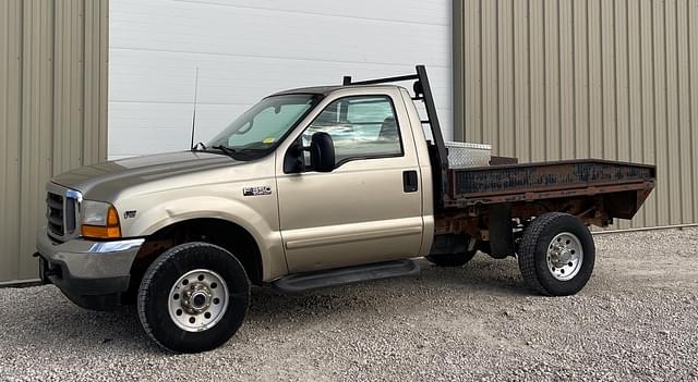 Image of Ford F-350 equipment image 1