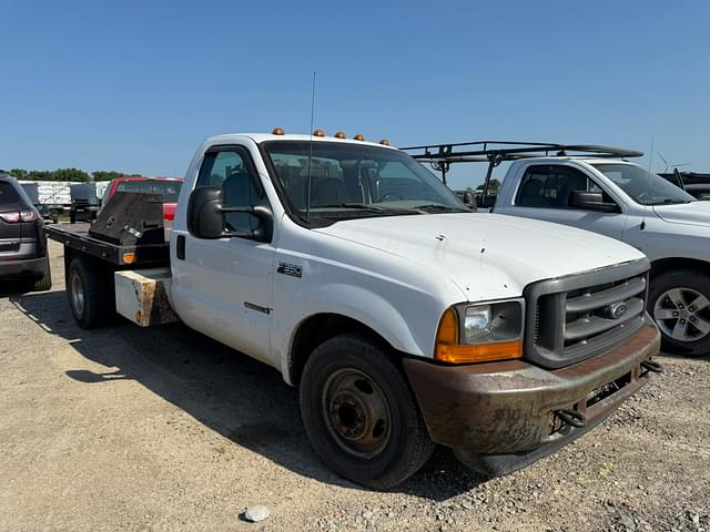 Image of Ford F-350 equipment image 2