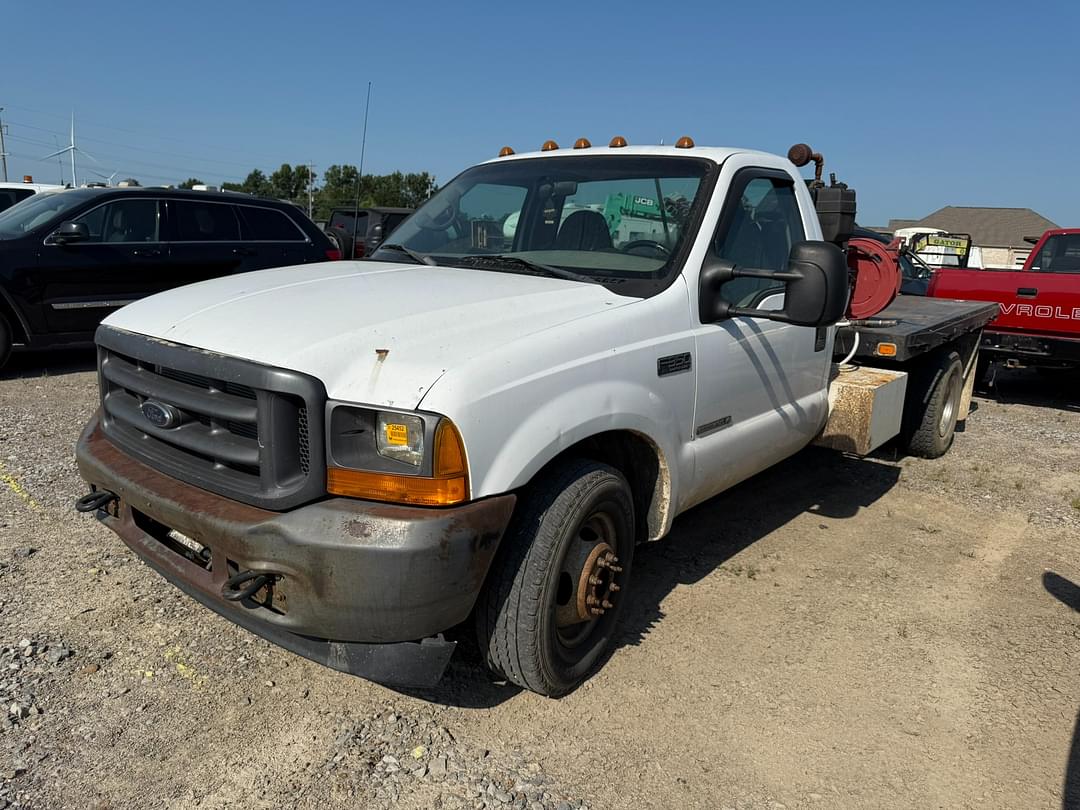 Image of Ford F-350 Primary image