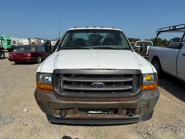 Image of Ford F-350 equipment image 1