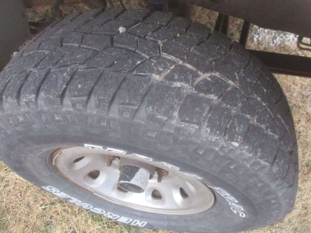 Image of Ford F-350 equipment image 4