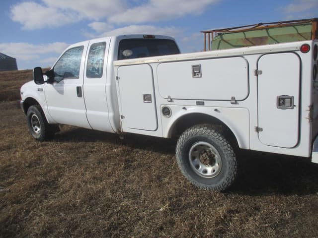 Image of Ford F-350 equipment image 1
