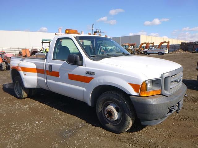 Image of Ford F-350 equipment image 1