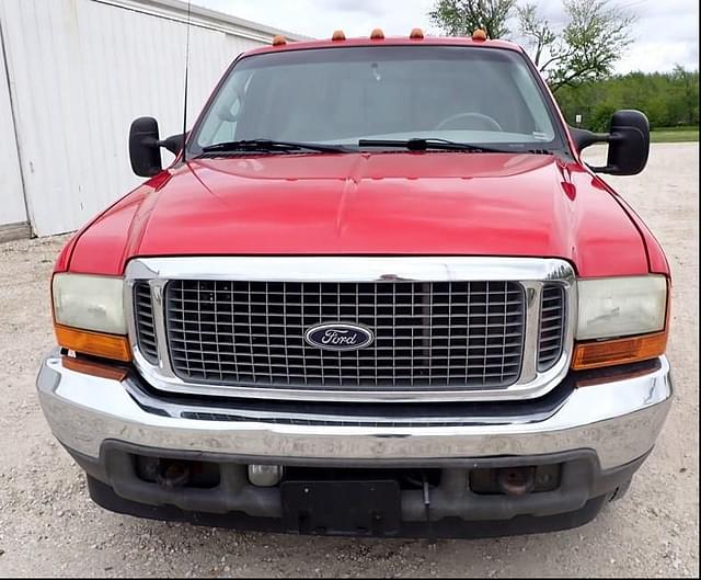 Image of Ford F-350 equipment image 3
