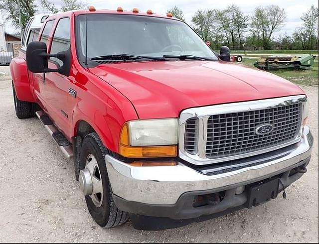 Image of Ford F-350 equipment image 4