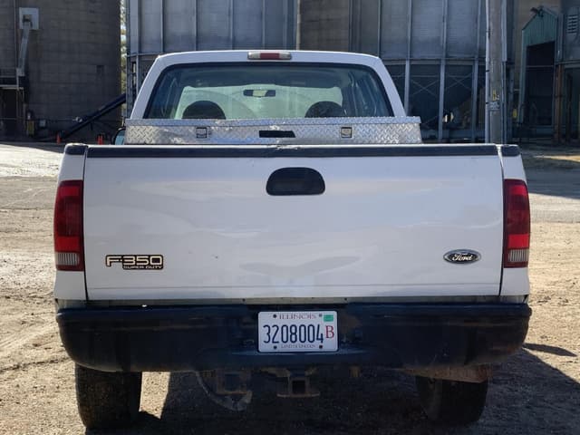 Image of Ford F-350 equipment image 1