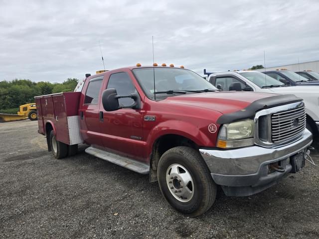 Image of Ford F-350 equipment image 2