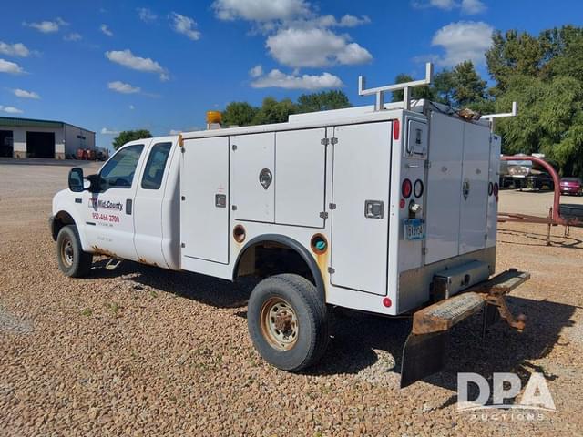 Image of Ford F-350 equipment image 1