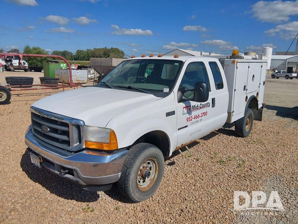 2001 Ford F-350 Equipment Image0