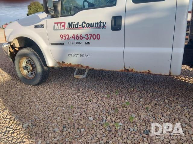 Image of Ford F-350 equipment image 3